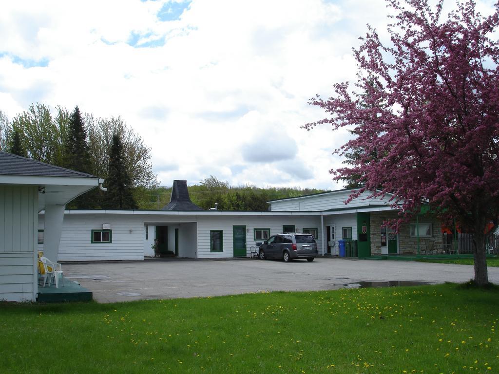Motel Belair Rigaud Exterior photo